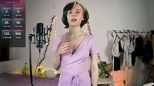 Snapshot of Violet_Veliya chatting on 03/19/25, 04:55 Violet Veliya online show from 03/19/25, 04:55