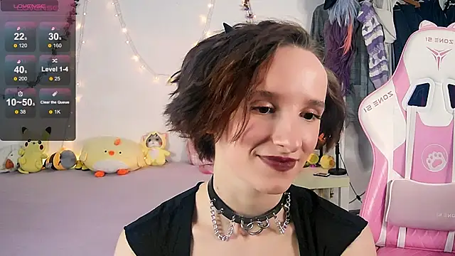 Snapshot of Violet_Veliya chatting on 10/10/25, 02:05 Violet Veliya online show from 10/10/25, 02:05