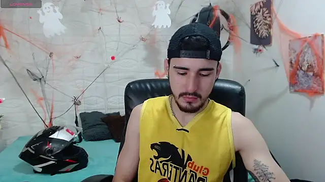 Snapshot of DmitriSanders chatting on 12/05/24, 09:39 DmitriSanders online show from 12/05/24, 09:39