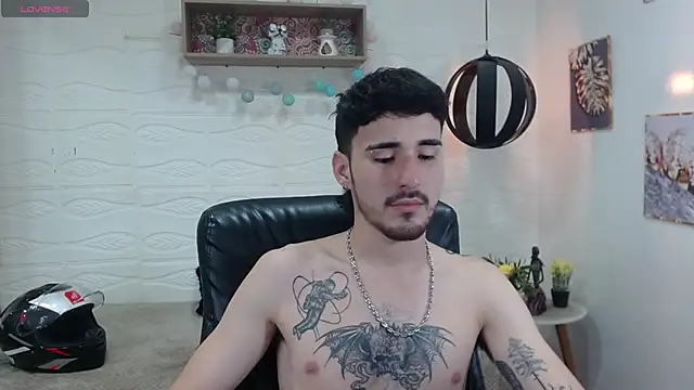 Snapshot of DmitriSanders chatting on 01/21/25, 11:45 DmitriSanders online show from 01/21/25, 11:45