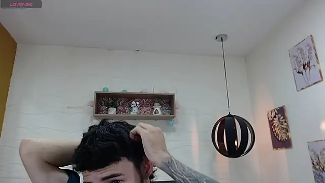 Snapshot of DmitriSanders chatting on 02/19/25, 08:52 DmitriSanders online show from 02/19/25, 08:52