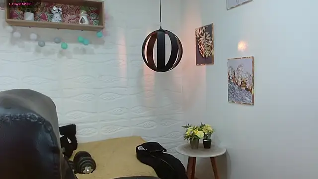 Snapshot of DmitriSanders chatting on 03/06/25, 06:52 DmitriSanders online show from 03/06/25, 06:52