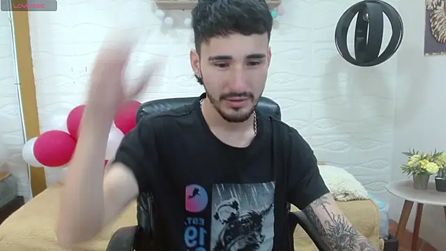 Snapshot of DmitriSanders chatting on 03/08/25, 08:57 DmitriSanders online show from 03/08/25, 08:57