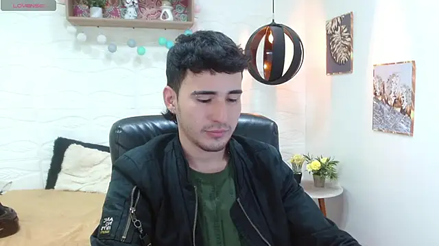 Snapshot of DmitriSanders chatting on 03/16/25, 03:14 DmitriSanders online show from 03/16/25, 03:14