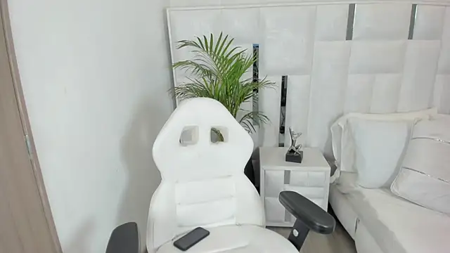 imkrystall online show from 09/09/25, 05:23