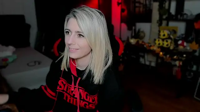 Lisaonthemoon online show from 09/25/25, 05:49