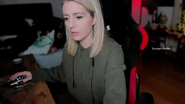 Lisaonthemoon online show from 10/04/25, 02:15