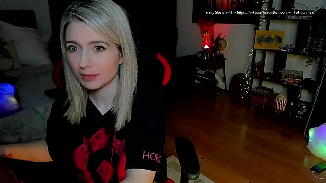 Snapshot of Lisaonthemoon chatting on 02/11/26, 06:24 Lisaonthemoon online show from 02/11/26, 06:24