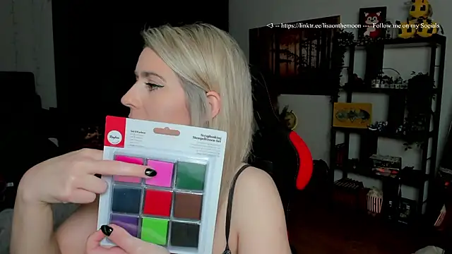 Snapshot of Lisaonthemoon chatting on 02/25/26, 07:45 Lisaonthemoon online show from 02/25/26, 07:45