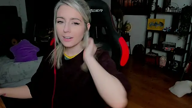 Lisaonthemoon online show from 03/14/26, 07:41