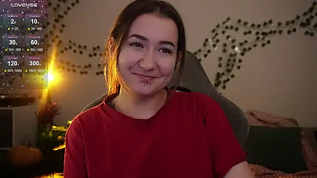 Megan  Hart online show from 11/10/25, 02:43