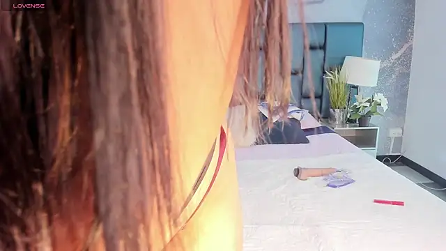 Snapshot of Nahomi_Wild chatting on 03/03/25, 08:11 Nahomi Wild online show from 03/03/25, 08:11