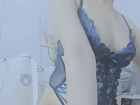 Linh diudang online show from 09/20/25, 02:34