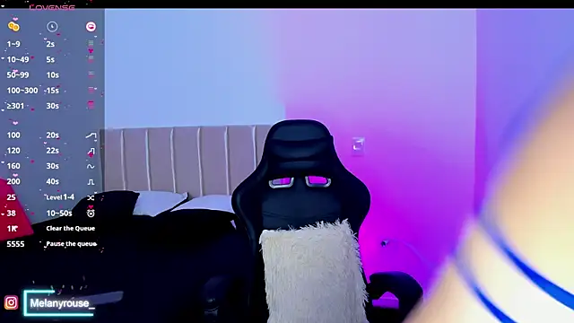 Snapshot of melanyrouse1 chatting on 02/15/25, 07:17 melanyrouse1 online show from 02/15/25, 07:17