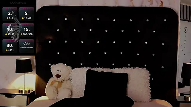 OliviaShaw23 online show from 02/11/25, 08:05