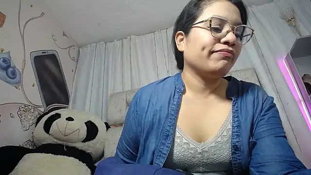 KEYRA-MILLER- online show from 12/15/25, 02:38