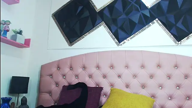 andrea safeira doll online show from 11/07/25, 11:27