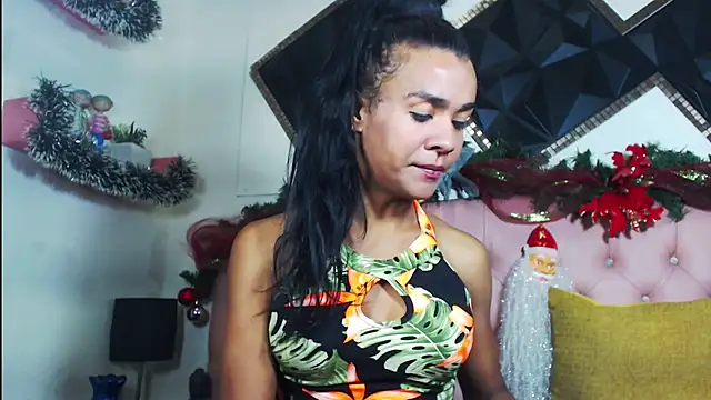 andrea safeira doll online show from 12/22/25, 10:07