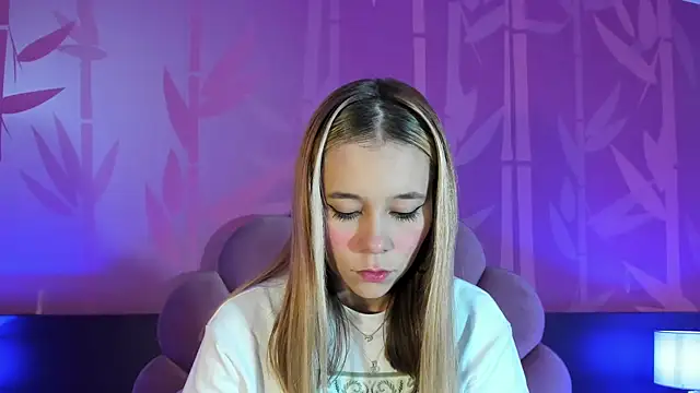 Lezy  online show from 01/28/25, 07:32