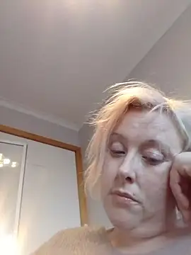 mollymay69 online show from 11/18/25, 06:29