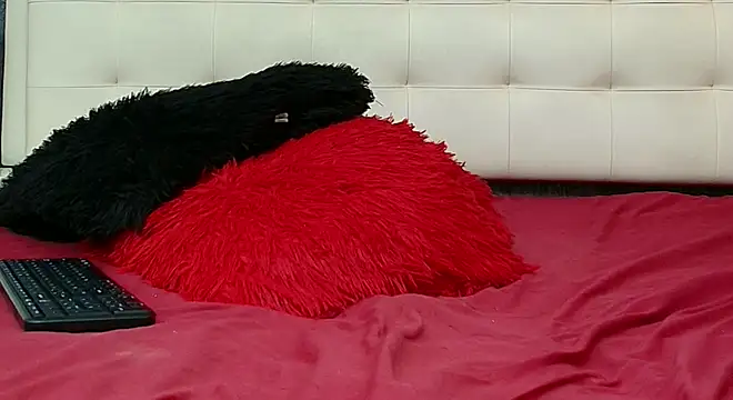 Cloeandtyfanny online show from 04/16/26, 09:39