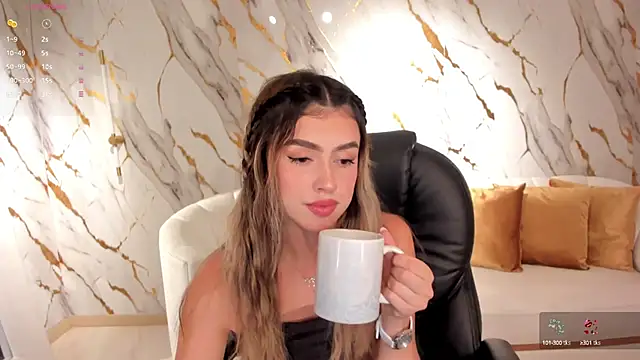 Snapshot of PaulinaSantos_ chatting on 03/06/25, 07:21 PaulinaSantos online show from 03/06/25, 07:21