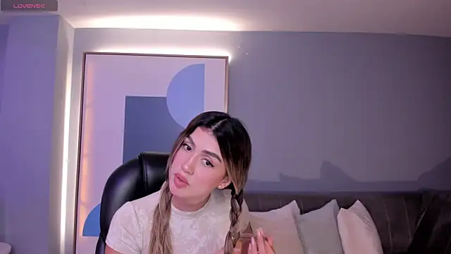 Snapshot of PaulinaSantos_ chatting on 03/19/25, 07:17 PaulinaSantos online show from 03/19/25, 07:17