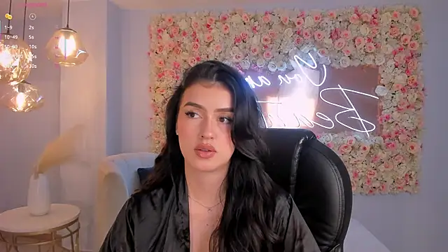 Snapshot of PaulinaSantos_ chatting on 11/01/25, 08:11 PaulinaSantos online show from 11/01/25, 08:11