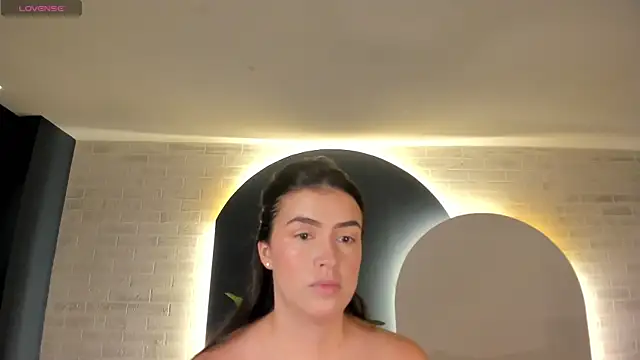 Snapshot of PaulinaSantos_ chatting on 04/19/26, 05:12 PaulinaSantos online show from 04/19/26, 05:12