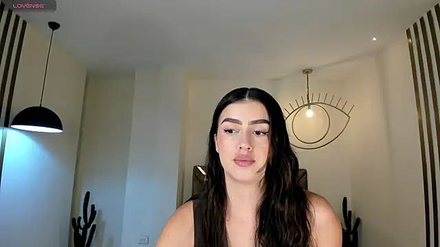 Snapshot of PaulinaSantos_ chatting on 05/02/26, 07:41 PaulinaSantos online show from 05/02/26, 07:41