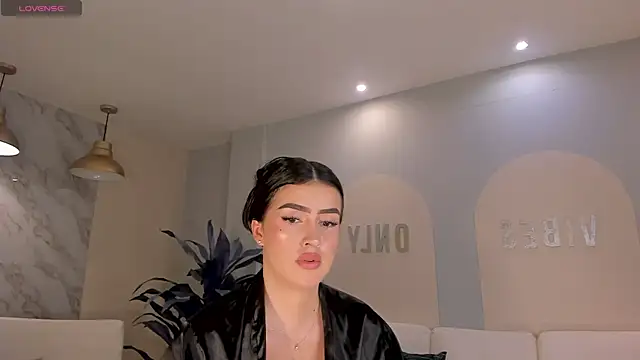 Snapshot of PaulinaSantos_ chatting on 05/23/26, 07:29 PaulinaSantos online show from 05/23/26, 07:29