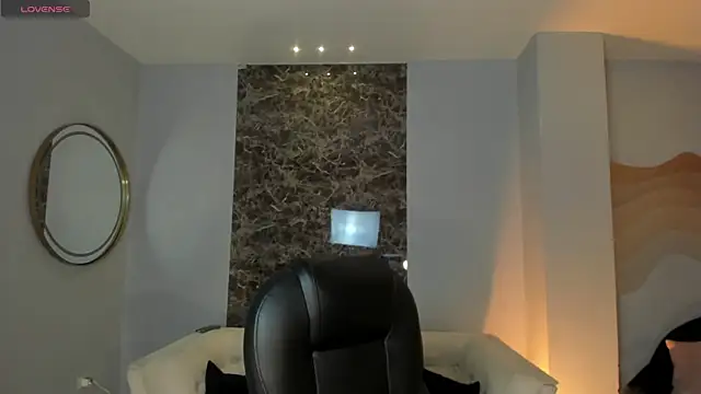 Snapshot of PaulinaSantos_ chatting on 05/27/26, 07:55 PaulinaSantos online show from 05/27/26, 07:55