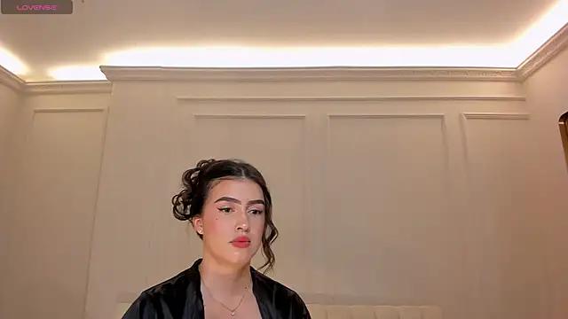 PaulinaSantos  online show from 06/24/26, 07:24