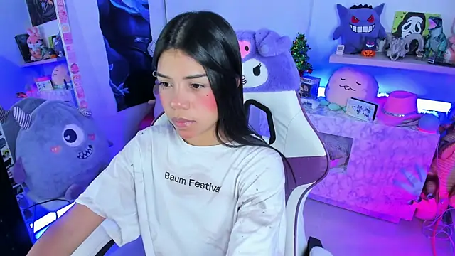 Snapshot of cutestephuwu chatting on 12/04/24, 04:21 cutestephuwu online show from 12/04/24, 04:21