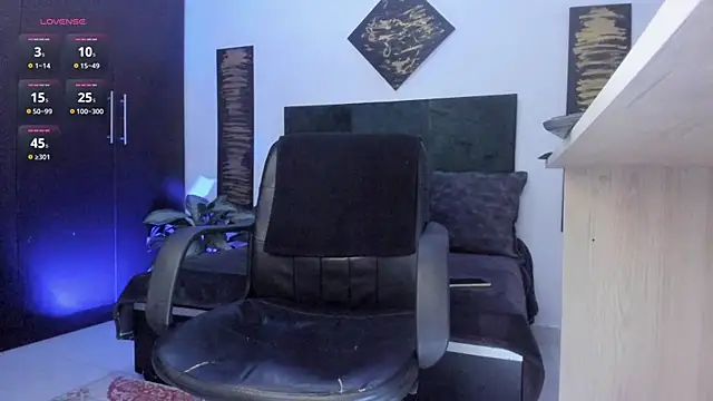 Snapshot of Alex_sc_ chatting on 01/06/25, 08:57 Alex sc online show from 01/06/25, 08:57