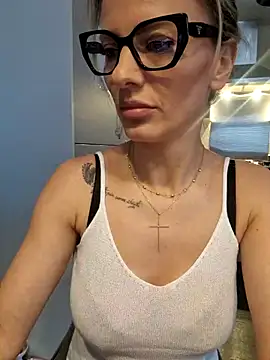 SweetMonicaUK online show from 03/11/25, 01:01