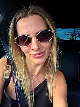 SweetMonicaUK online show from 09/11/25, 09:42