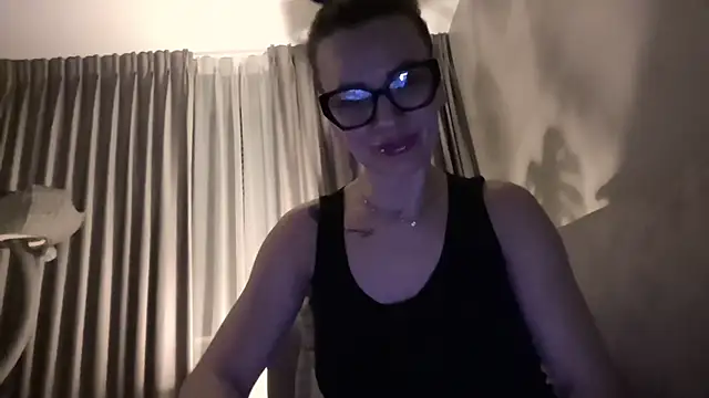 SweetMonicaUK online show from 02/19/26, 10:17