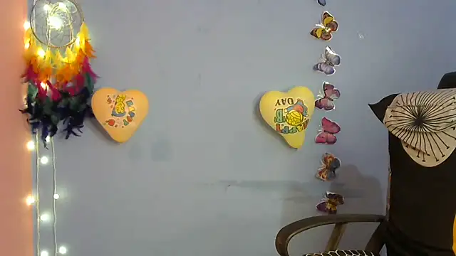 Snapshot of Black_cat_cutie chatting on 12/11/24, 03:45 Black cat cutie online show from 12/11/24, 03:45