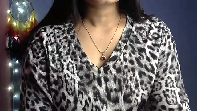 Snapshot of Black_cat_cutie chatting on 12/13/24, 05:38 Black cat cutie online show from 12/13/24, 05:38