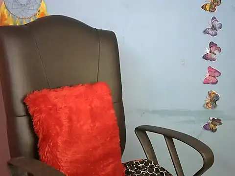 Snapshot of Black_cat_cutie chatting on 02/12/25, 05:26 Black cat cutie online show from 02/12/25, 05:26