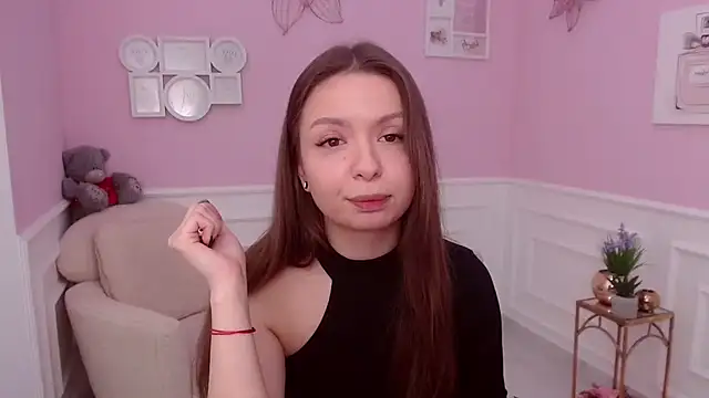 LucySkilar online show from 12/02/24, 06:41