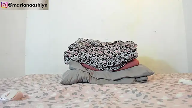 Melaniegirl17 online show from 04/29/26, 05:30