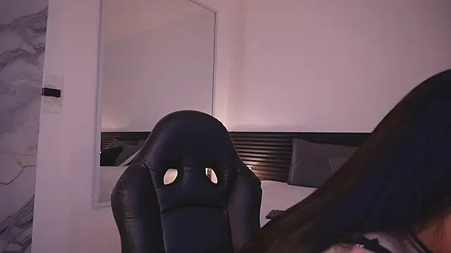 leslie k online show from 09/18/25, 03:30