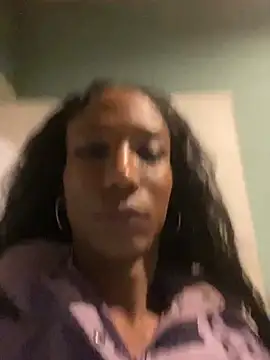 Snapshot of tamarabigass1 chatting on 02/06/25, 02:33 tamarabigass1 online show from 02/06/25, 02:33