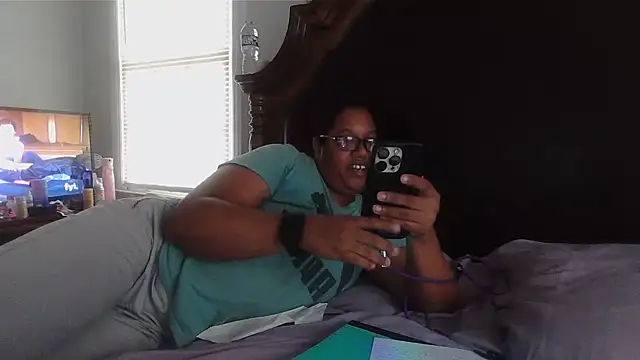 ebonyred online show from 10/09/25, 06:17