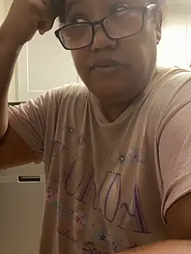 Snapshot of ebonyred chatting on 05/12/26, 01:08 ebonyred online show from 05/12/26, 01:08