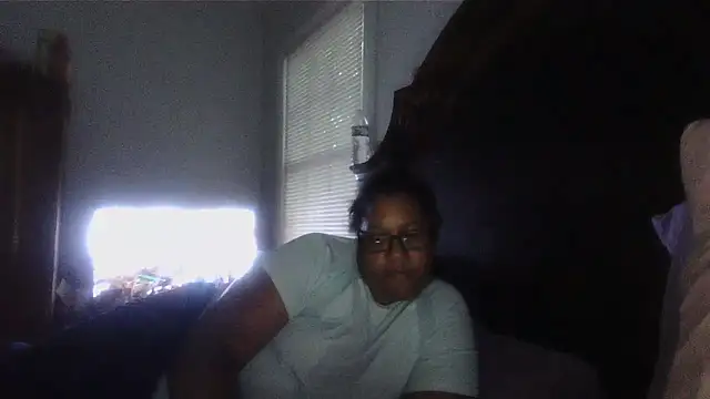 Snapshot of ebonyred chatting on 05/17/26, 12:19 ebonyred online show from 05/17/26, 12:19