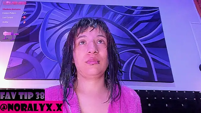 Snapshot of hey_noraly chatting on 07/19/26, 04:16 hey noraly online show from 07/19/26, 04:16