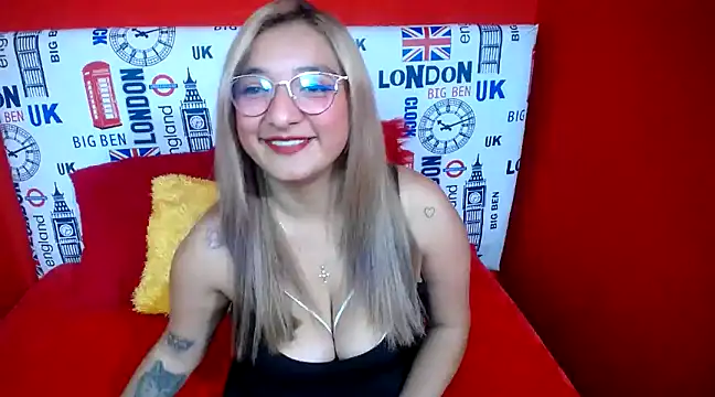 Snapshot of _sweetcarla chatting on 01/17/25, 02:18 sweetcarla online show from 01/17/25, 02:18